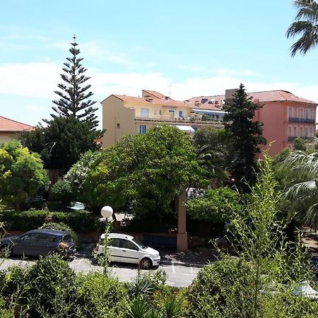 La Perle Du Louvre Apartment Menton Exterior photo